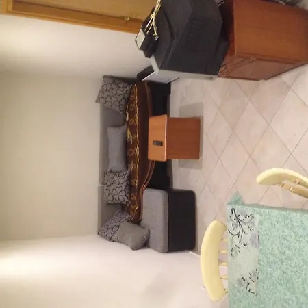 Yuran Apartment *