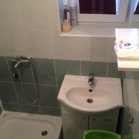 Apartman Yuran Zára
